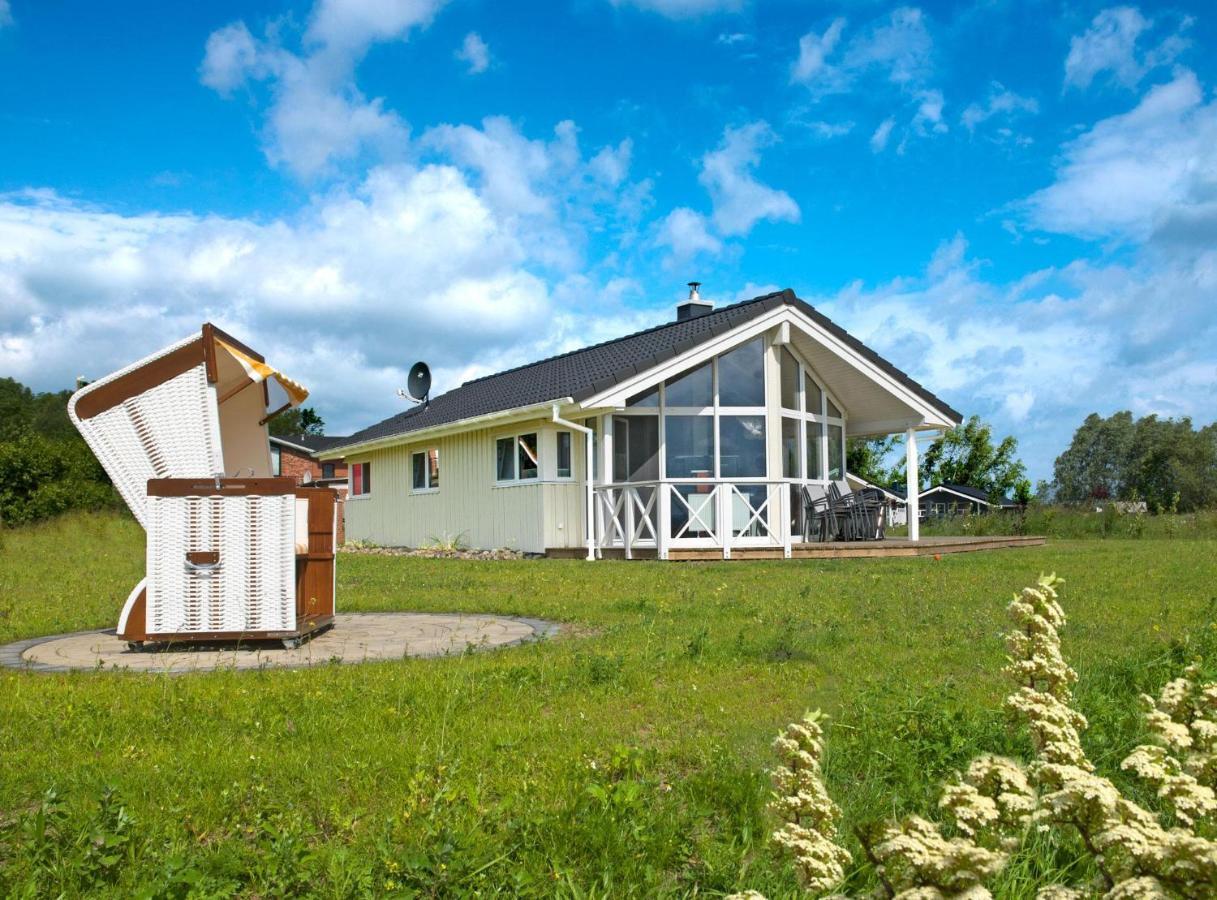 Daenische Ferienhaeuser Am Salzhaff Haus Kaept'N Nemo Insula Poel Exterior foto